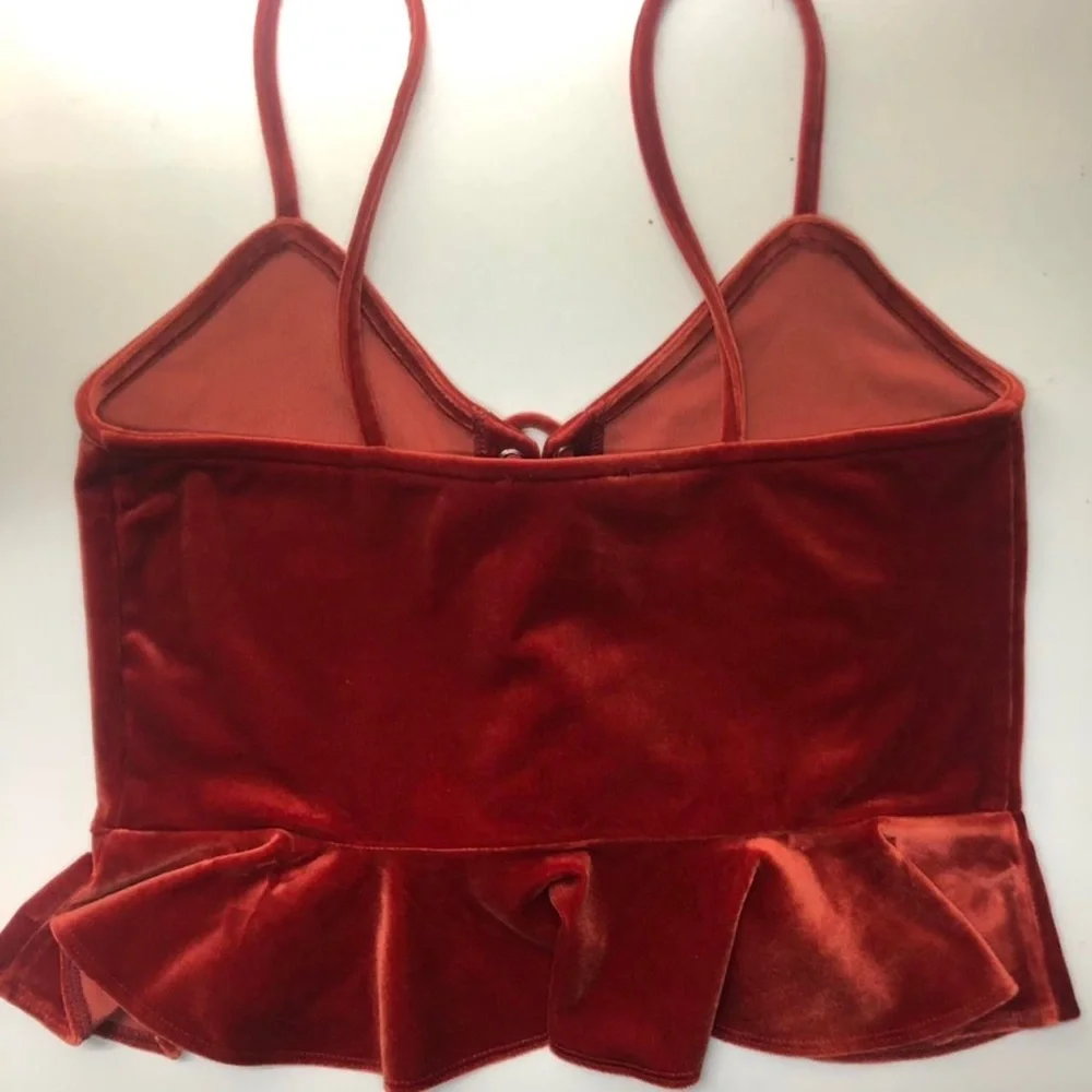 Top - Picture 2 of 2